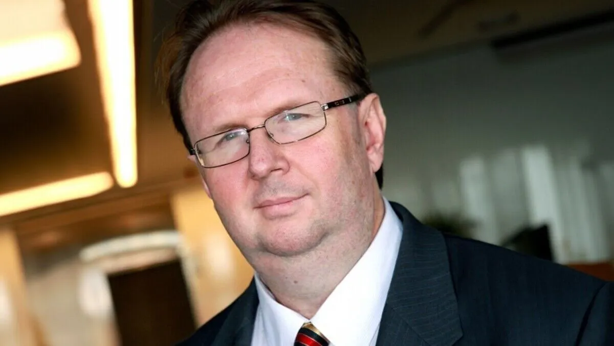 Compatible pic ian farquhar