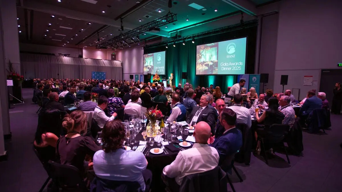 New Zealand’s best in cybersecurity honoured at 2025 iSANZ Awards